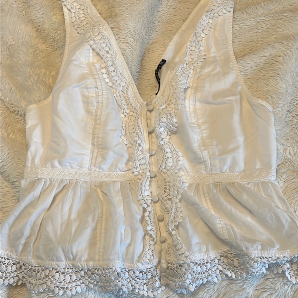Abercrombie & Fitch: White Lace Trimmed Women's Top
